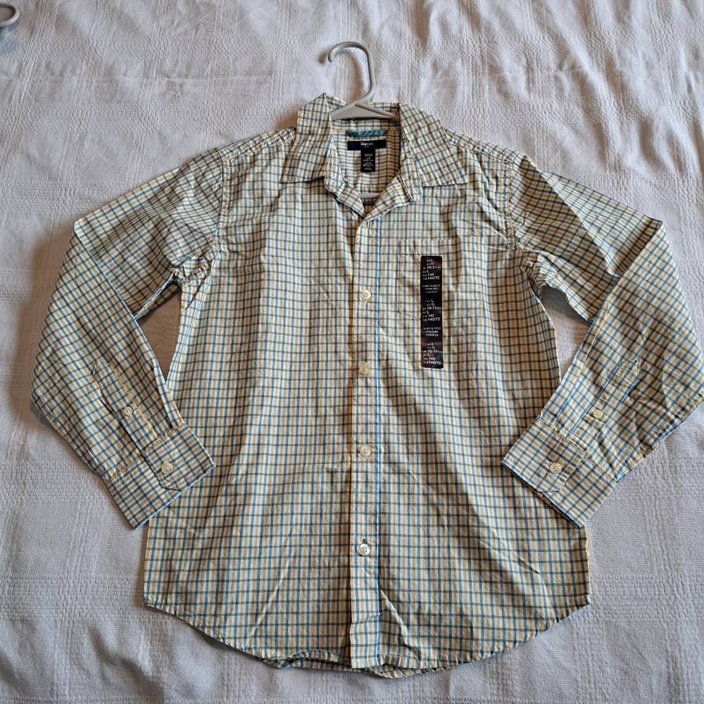 Gap boys size Large plaid long sleeved shirt. New